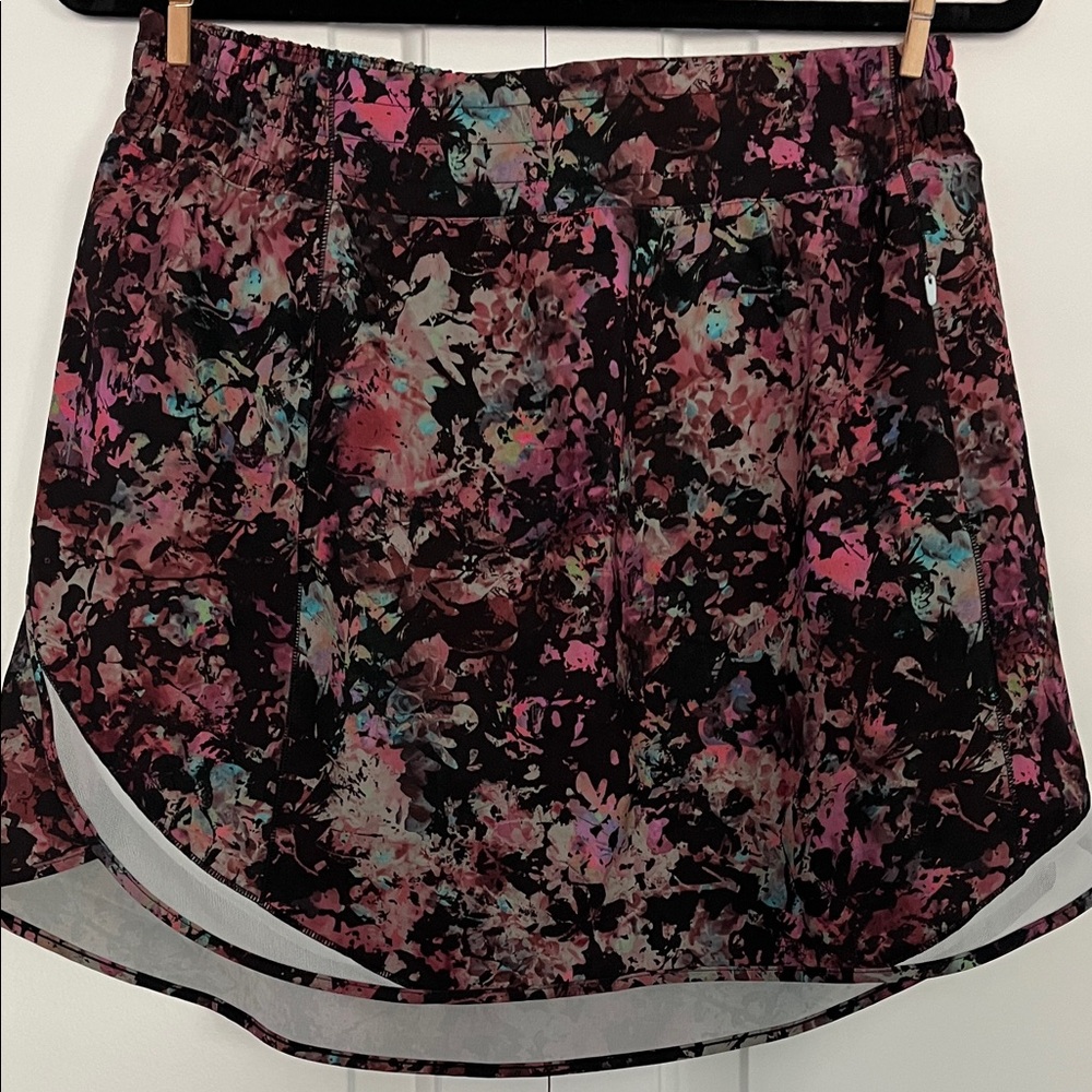 lululemon athletica Floral “On the Fly”Skort - Black and Pink